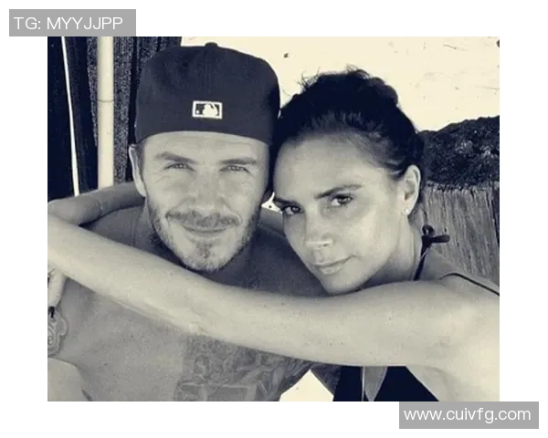 女明星与足球巨星亲密合影瞬间揭示娱乐圈与体育界的交集与魅力