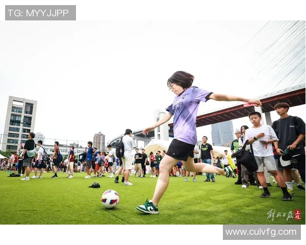 足球明星专属装备高清图片展示尽显运动魅力与风采